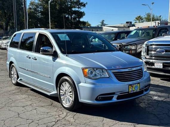 CHRYSLER TOWN AND COUNTRY 2013 2C4RC1GGXDR622950 image